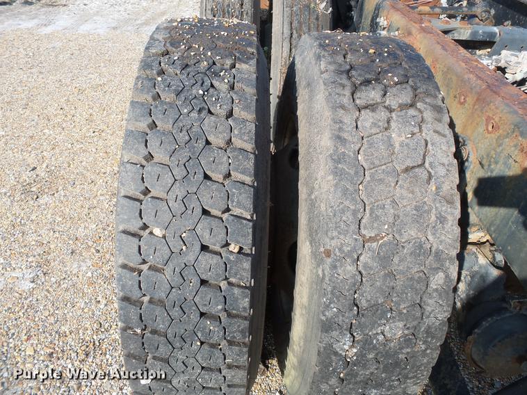 image for item DB7205 2000 Freightliner Century Class FLC12064 truck cab and chassis