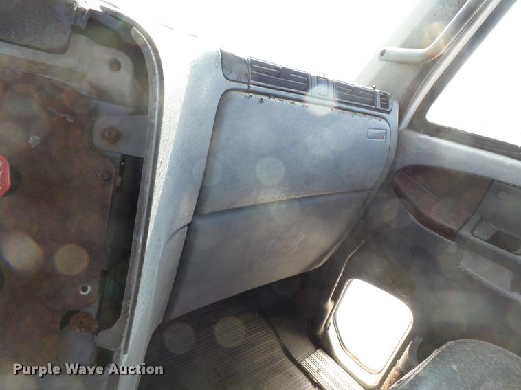 image for item DB7205 2000 Freightliner Century Class FLC12064 truck cab and chassis