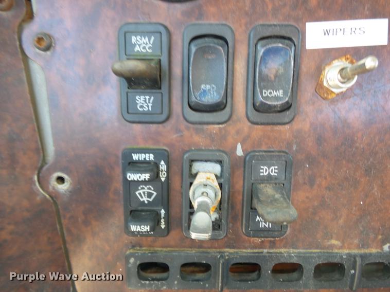 image for item DB7205 2000 Freightliner Century Class FLC12064 truck cab and chassis