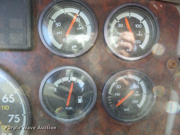 image for item DB7205 2000 Freightliner Century Class FLC12064 truck cab and chassis