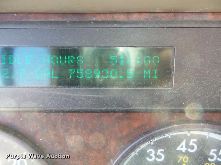 image for item DB7205 2000 Freightliner Century Class FLC12064 truck cab and chassis