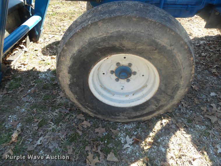 image for item DB7252 1988 Ford 6610 tractor