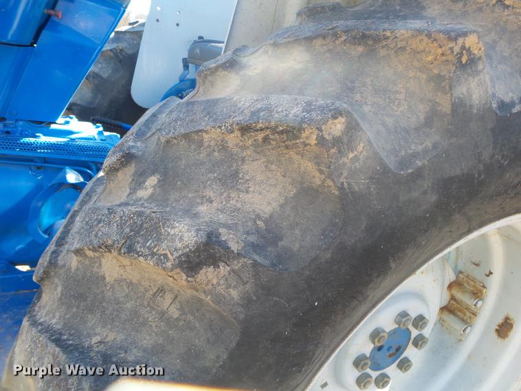 image for item DB7252 1988 Ford 6610 tractor