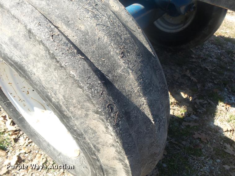 image for item DB7252 1988 Ford 6610 tractor