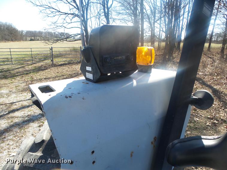 image for item DB7252 1988 Ford 6610 tractor