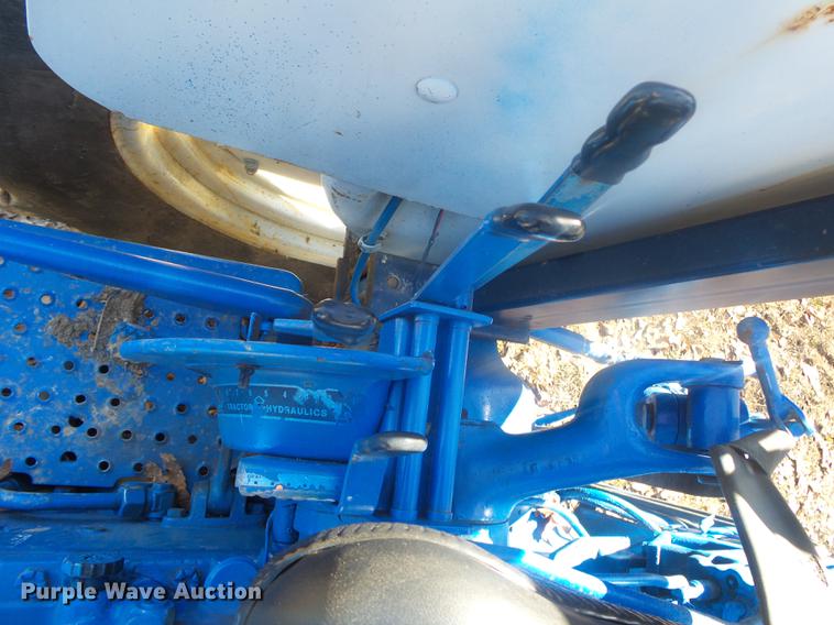 image for item DB7252 1988 Ford 6610 tractor