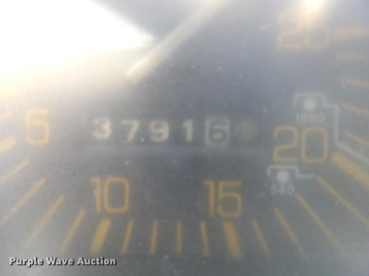 image for item DB7252 1988 Ford 6610 tractor