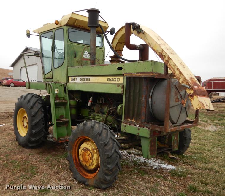 image for item DC0413 John Deere 5400 PRWD forage harvester