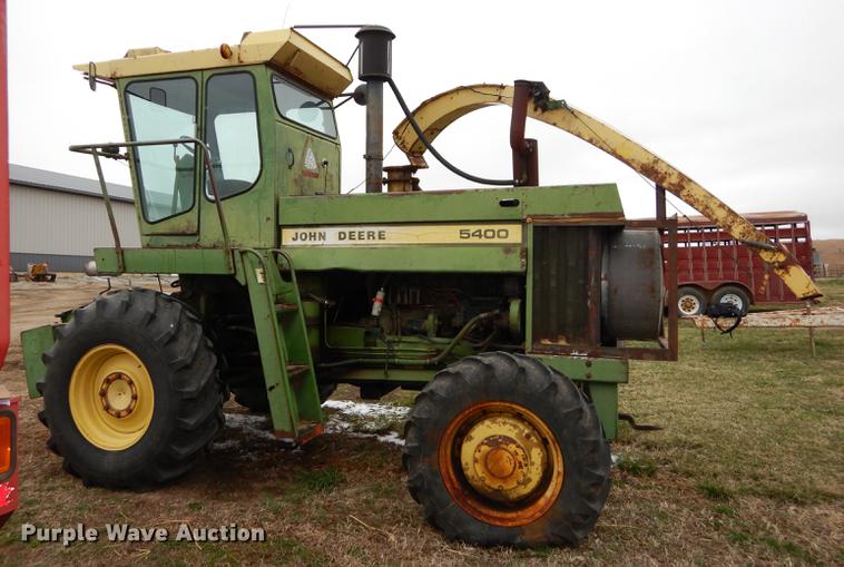 image for item DC0413 John Deere 5400 PRWD forage harvester