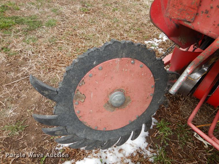 image for item DC0414 Gehl 1875 TDC round baler