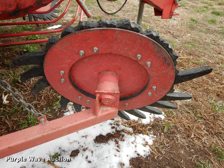 image for item DC0414 Gehl 1875 TDC round baler