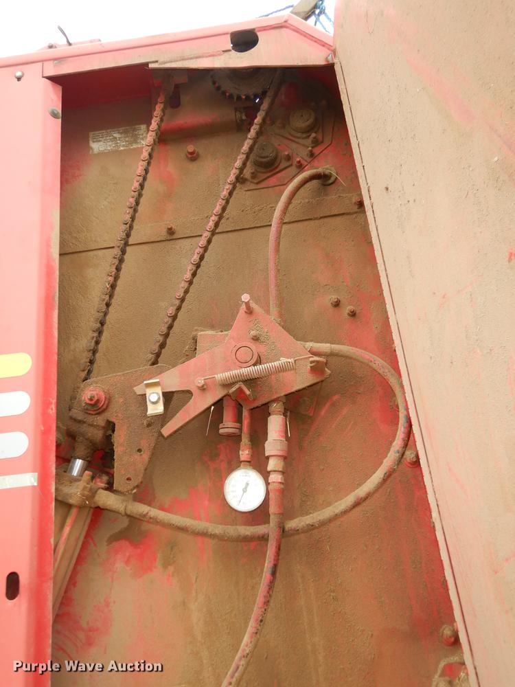 image for item DC0414 Gehl 1875 TDC round baler