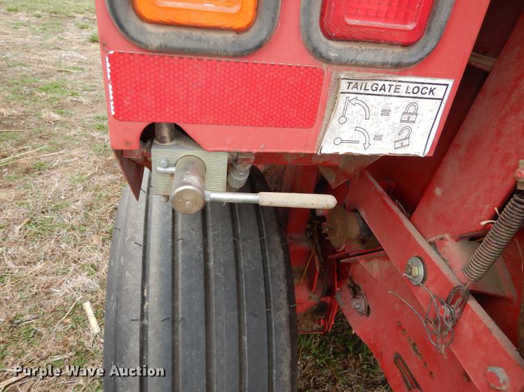 image for item DC0414 Gehl 1875 TDC round baler