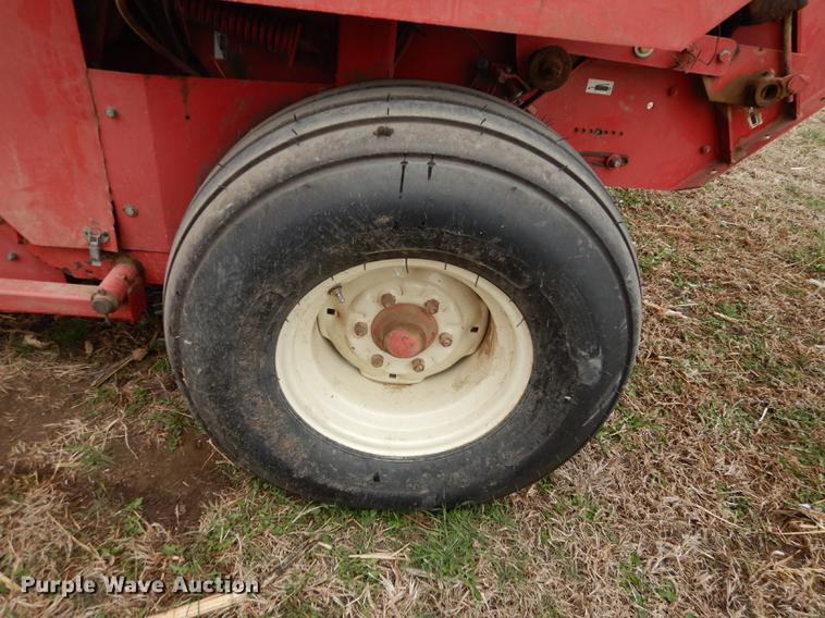 image for item DC0414 Gehl 1875 TDC round baler