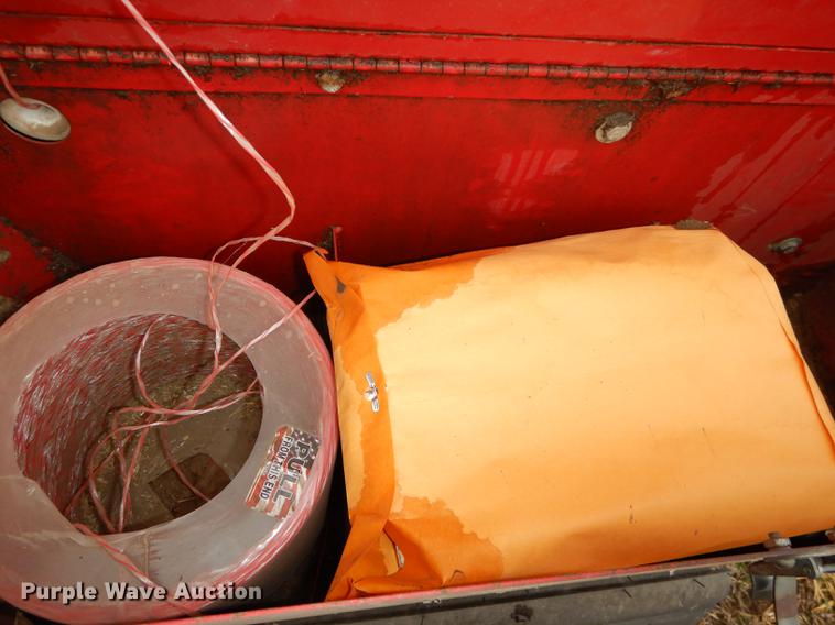 image for item DC0414 Gehl 1875 TDC round baler