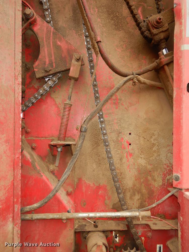 image for item DC0414 Gehl 1875 TDC round baler