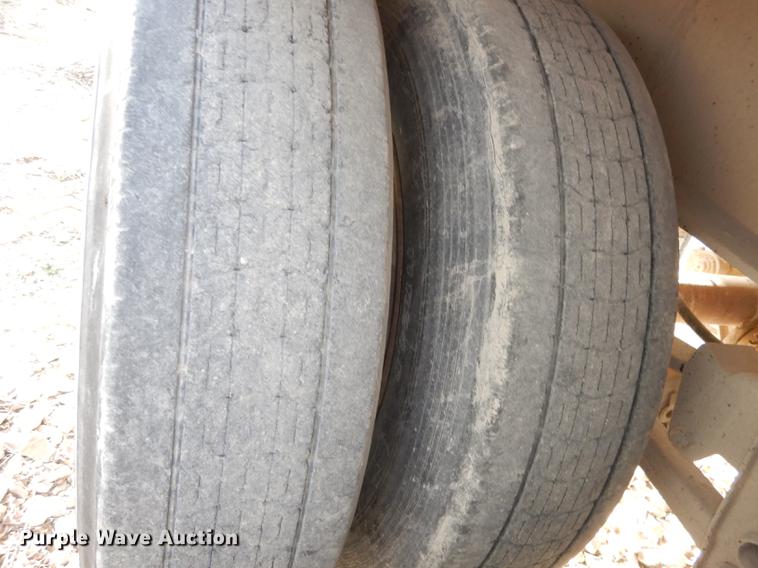 image for item DC0434 1984 Great Dane GP-42 flatbed trailer