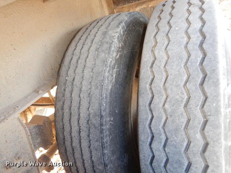 image for item DC0434 1984 Great Dane GP-42 flatbed trailer