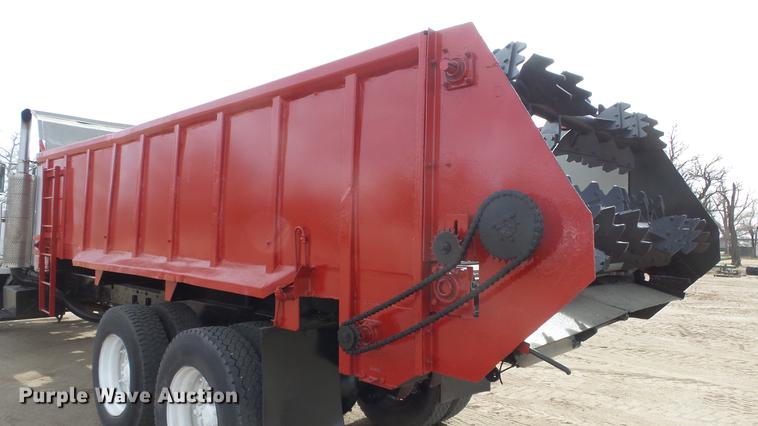 image for item DC0640 1980 Peterbilt 353S23 manure spreader truck