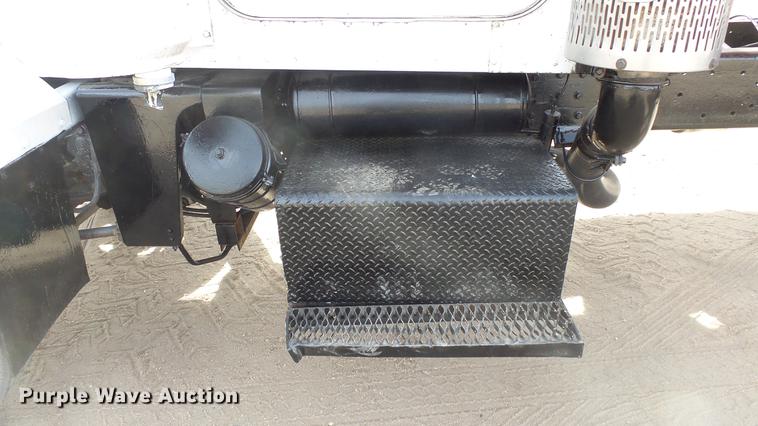 image for item DC0640 1980 Peterbilt 353S23 manure spreader truck