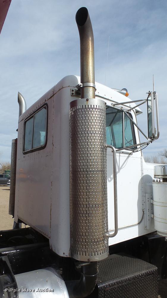 image for item DC0640 1980 Peterbilt 353S23 manure spreader truck