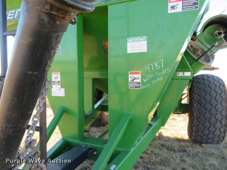 image for item DC0889 Brent 880 grain cart