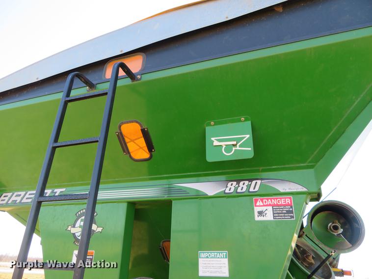 image for item DC0889 Brent 880 grain cart