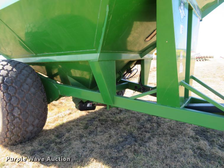 image for item DC0889 Brent 880 grain cart