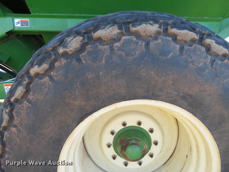 image for item DC0889 Brent 880 grain cart