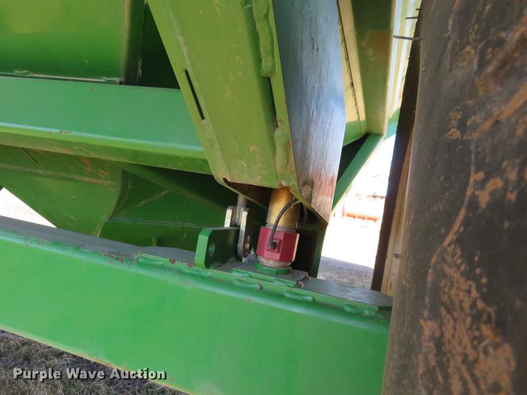 image for item DC0889 Brent 880 grain cart