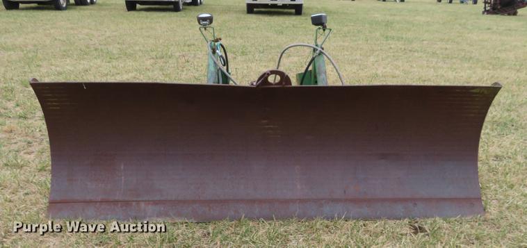 image for item DC0940 John Deere dozer blade
