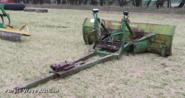 image for item DC0940 John Deere dozer blade