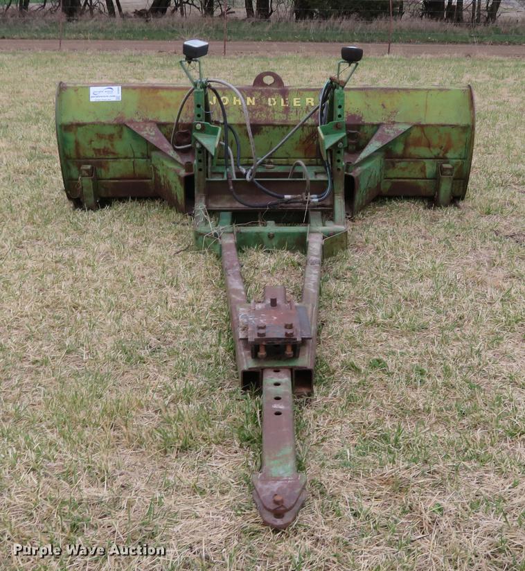 image for item DC0940 John Deere dozer blade