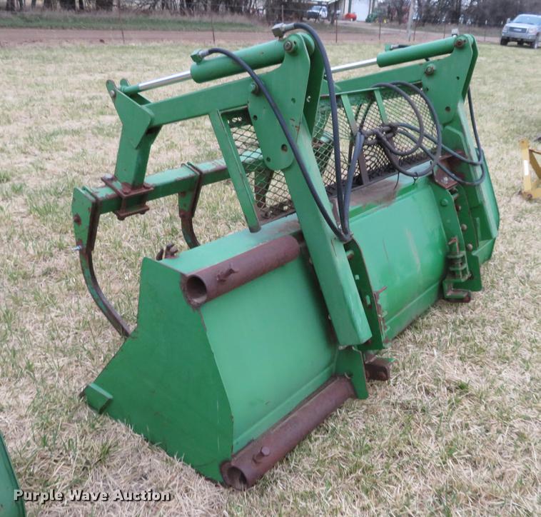 image for item DC0942 John Deere bucket