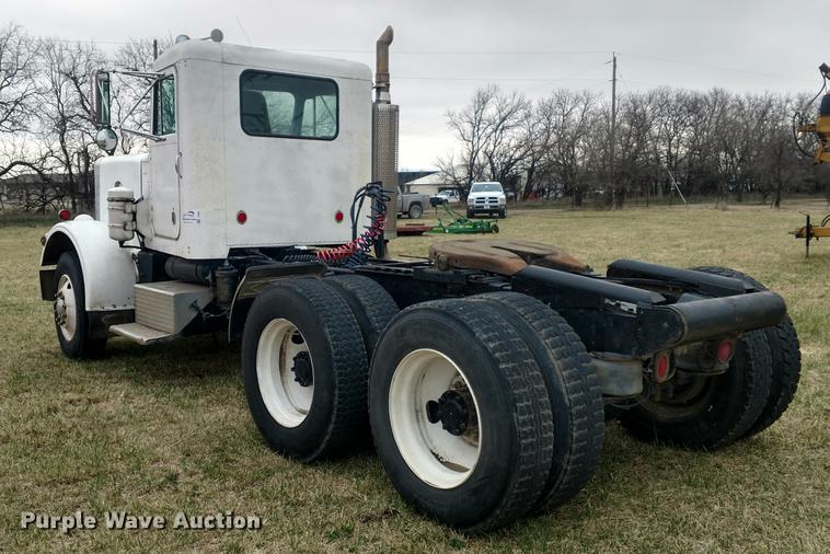 image for item DC0953 1977 Peterbilt 359 S13 semi truck