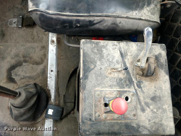 image for item DC0953 1977 Peterbilt 359 S13 semi truck