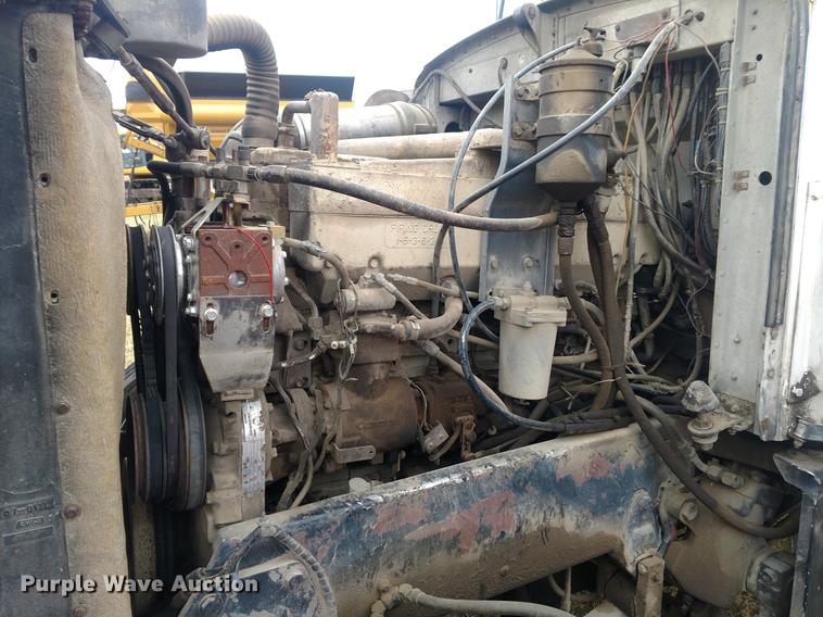 image for item DC0953 1977 Peterbilt 359 S13 semi truck