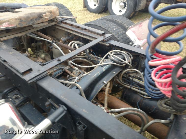 image for item DC0953 1977 Peterbilt 359 S13 semi truck