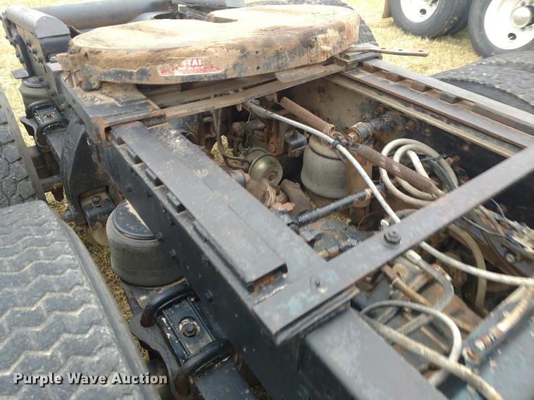 image for item DC0953 1977 Peterbilt 359 S13 semi truck