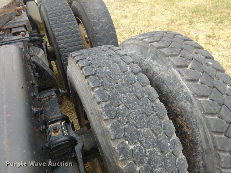 image for item DC0953 1977 Peterbilt 359 S13 semi truck