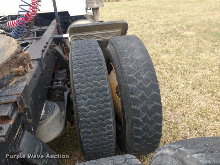 image for item DC0953 1977 Peterbilt 359 S13 semi truck