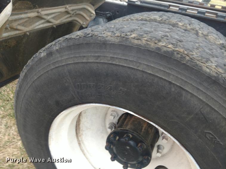 image for item DC0953 1977 Peterbilt 359 S13 semi truck