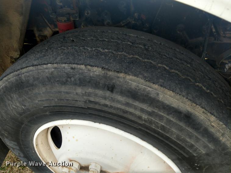 image for item DC0953 1977 Peterbilt 359 S13 semi truck