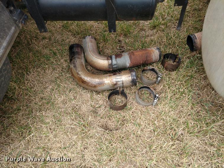 image for item DC0953 1977 Peterbilt 359 S13 semi truck