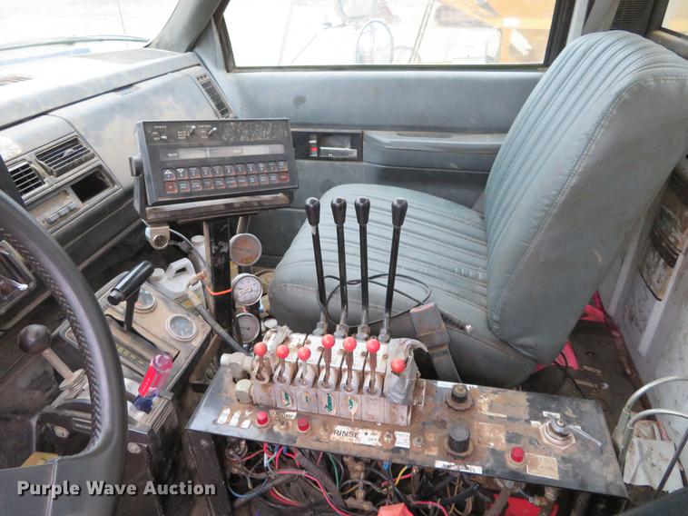 image for item DC0954 1994 Chevrolet Kodiak applicator truck