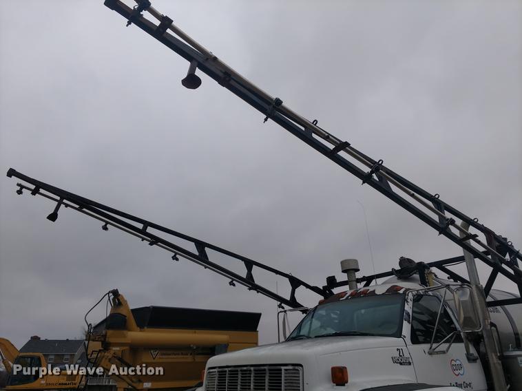 image for item DC0954 1994 Chevrolet Kodiak applicator truck