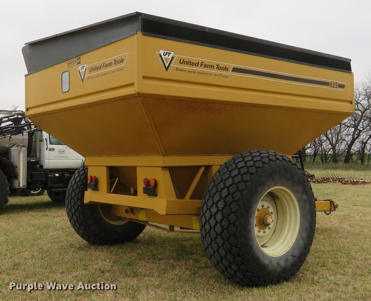 image for item DC0955 UFT 625-H grain cart