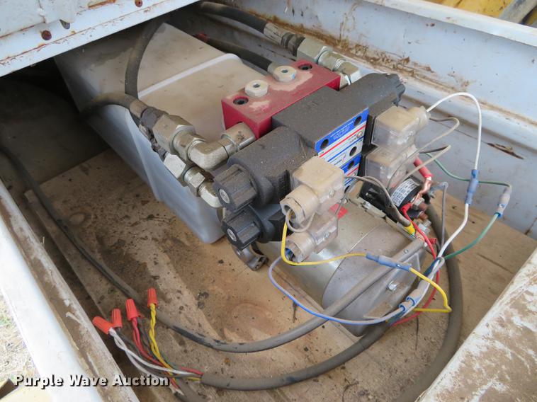 image for item DC0955 UFT 625-H grain cart