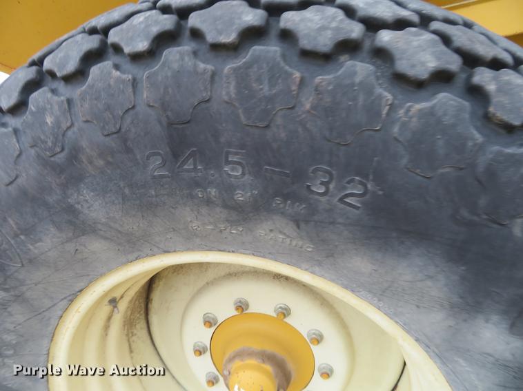 image for item DC0955 UFT 625-H grain cart