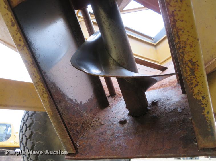 image for item DC0955 UFT 625-H grain cart